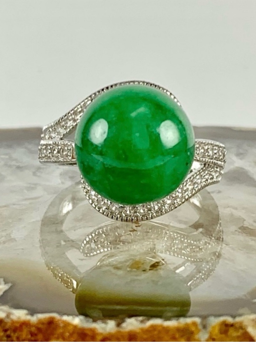 💥NWOT💥 10mm Round Green Jade Ring In Sterling Silver  Size 8